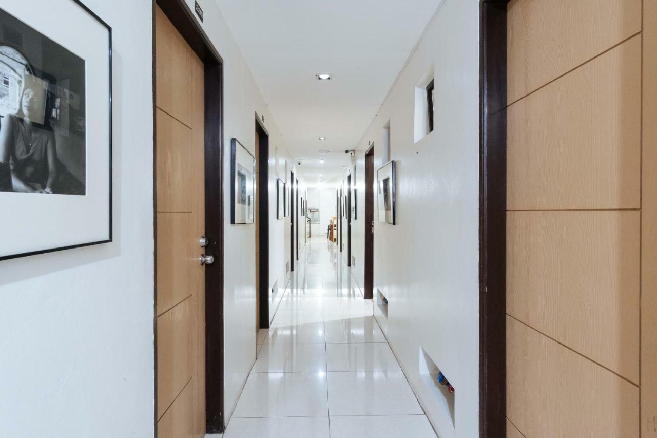 Reddoorz Near Robinsons Place Manilla Buitenkant foto