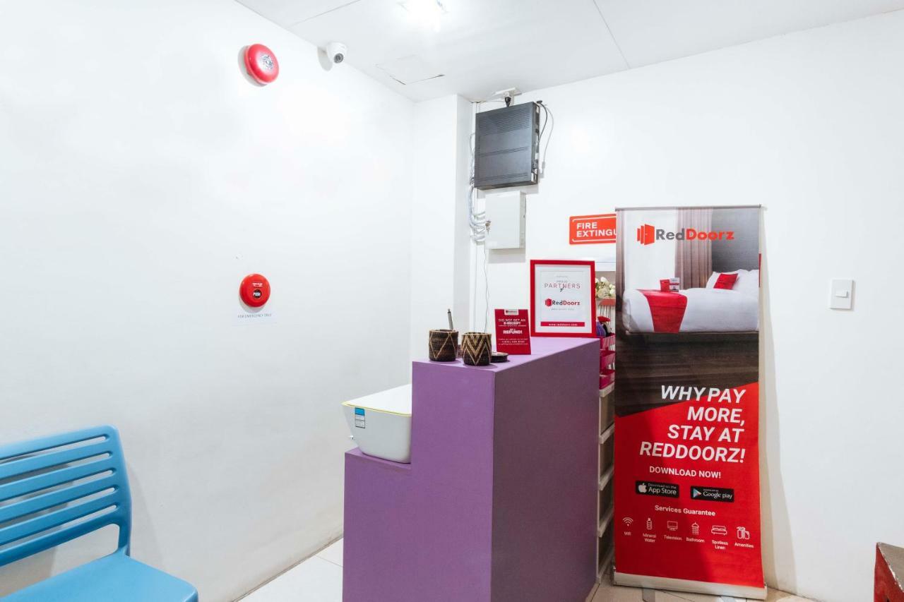 Reddoorz Near Robinsons Place Manilla Buitenkant foto