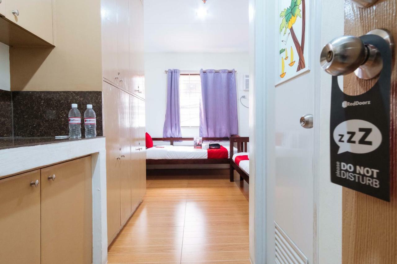 Reddoorz Near Robinsons Place Manilla Buitenkant foto