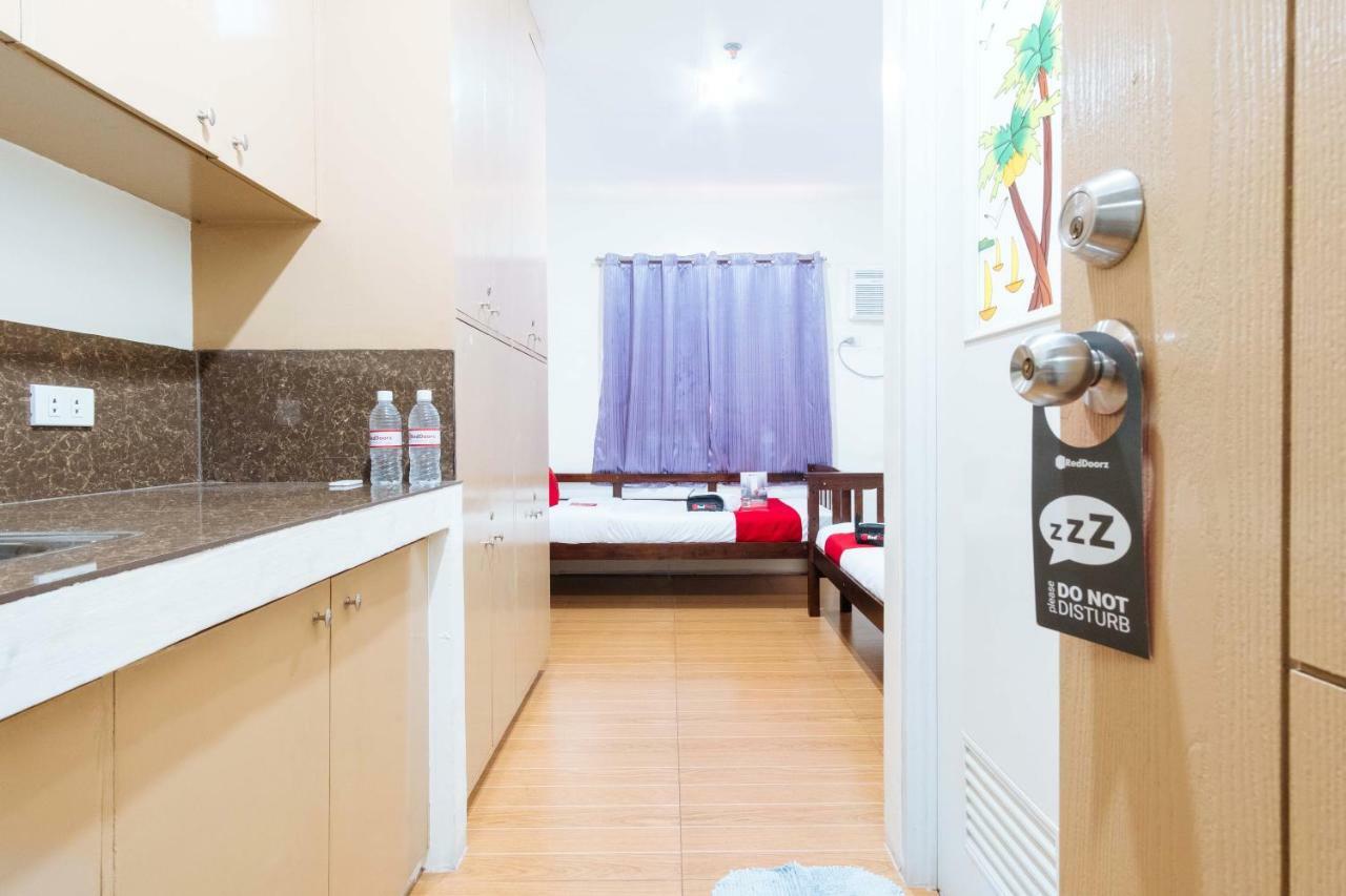 Reddoorz Near Robinsons Place Manilla Buitenkant foto