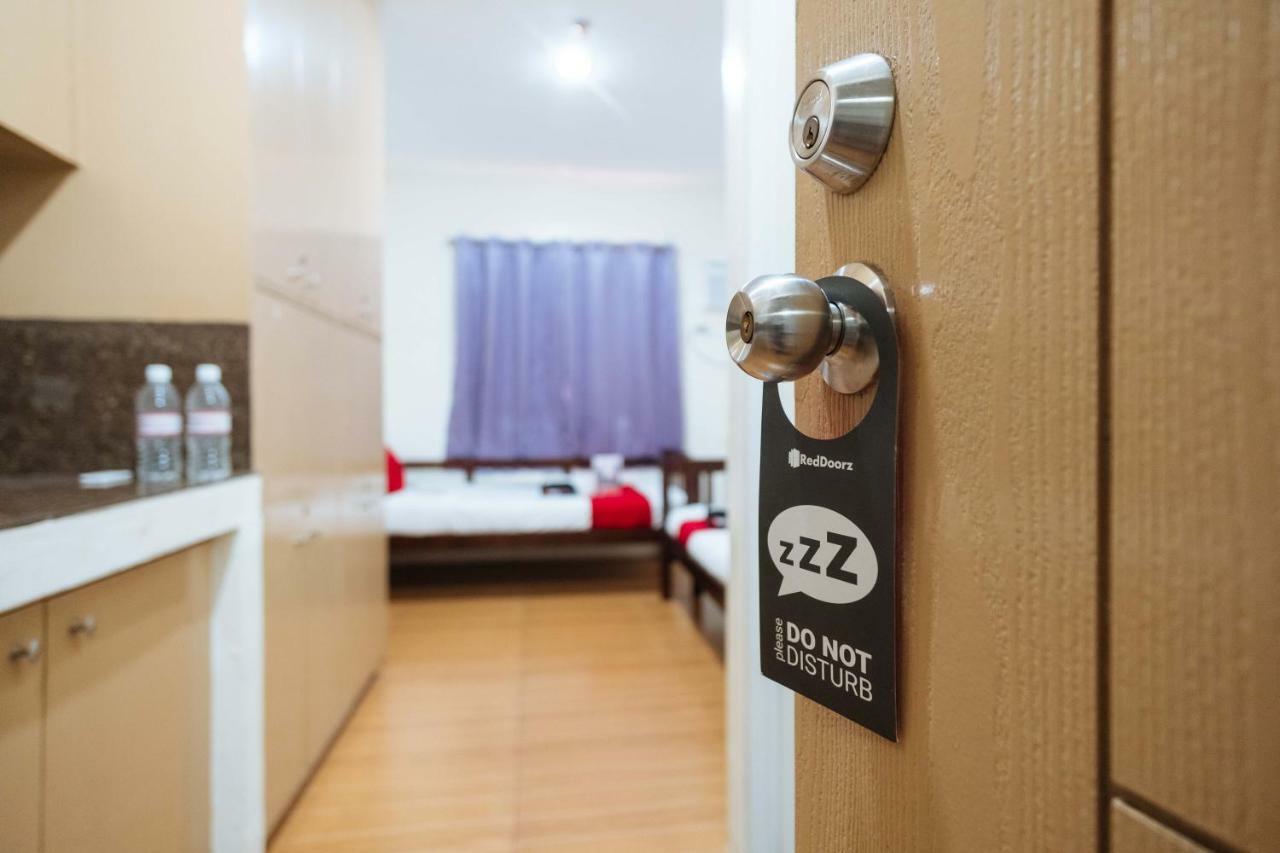 Reddoorz Near Robinsons Place Manilla Buitenkant foto